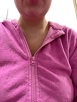 magical mia online show from December 5, 10:02 am