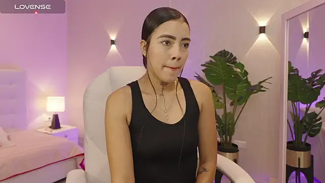 miagomezweb1 online show from October 11, 1:31 pm