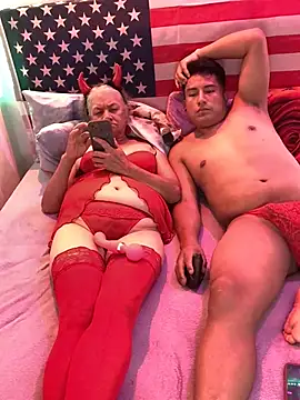 Snapshot of Grandma_Mature23 chatting on March 7, 1:31 am Grandma Mature23 online show from March 7, 1:31 am