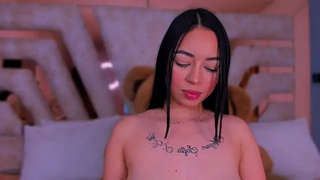 AnthonellaSweet online show from October 3, 3:47 am