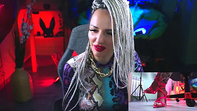 MonicaMaxwel online show from February 22, 11:57 am