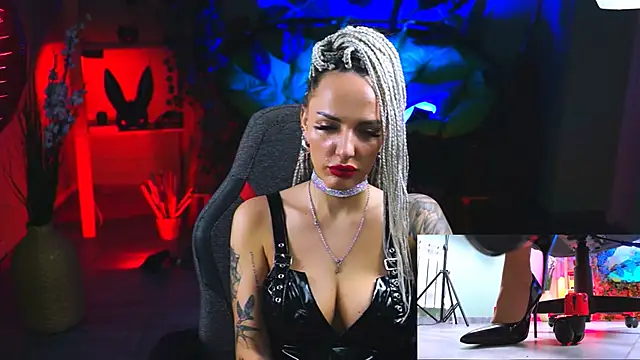 MonicaMaxwel online show from February 23, 6:01 pm