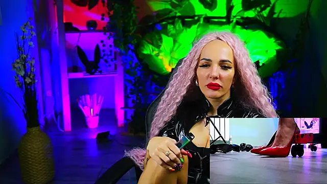 MonicaMaxwel online show from March 22, 5:52 pm