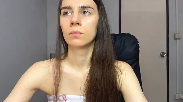 SassyJessi online show from November 2, 4:04 am