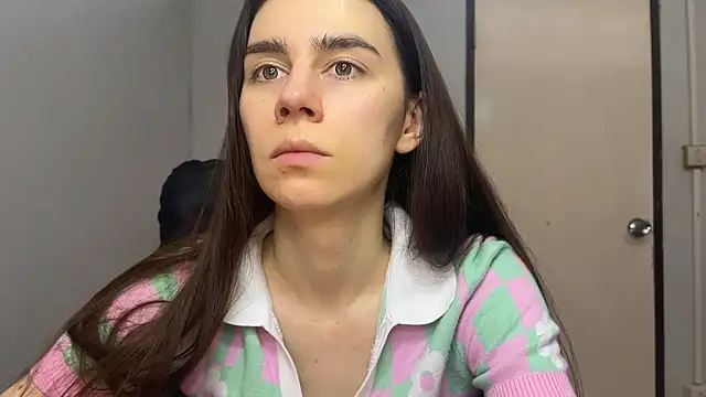 Snapshot of SassyJessi chatting on February 4, 4:07 am SassyJessi online show from February 4, 4:07 am