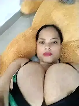 Snapshot of sweetpe chatting on February 28, 6:47 am sweetpe online show from February 28, 6:47 am