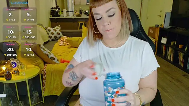 WendyDarling online show from March 18, 6:48 pm