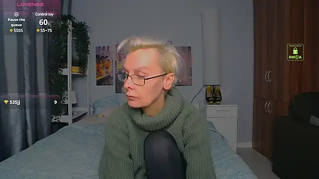 HelgaHimmell online show from December 13, 7:21 pm