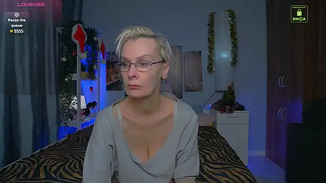 HelgaHimmell online show from December 24, 4:08 pm