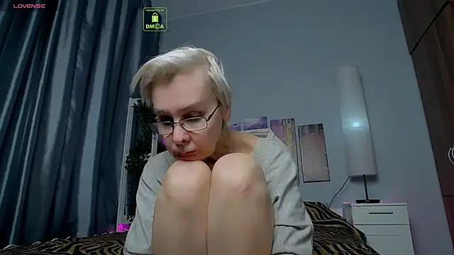 HelgaHimmell online show from February 6, 7:13 am