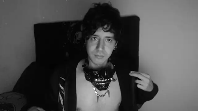 Snapshot of AndyBetti chatting on March 19, 3:54 am AndyBetti online show from March 19, 3:54 am