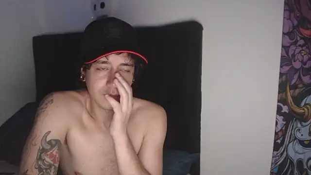 Snapshot of AndyBetti chatting on March 20, 4:17 am AndyBetti online show from March 20, 4:17 am