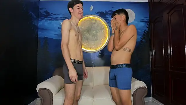 Swapping couples online show from February 5, 9:30 pm