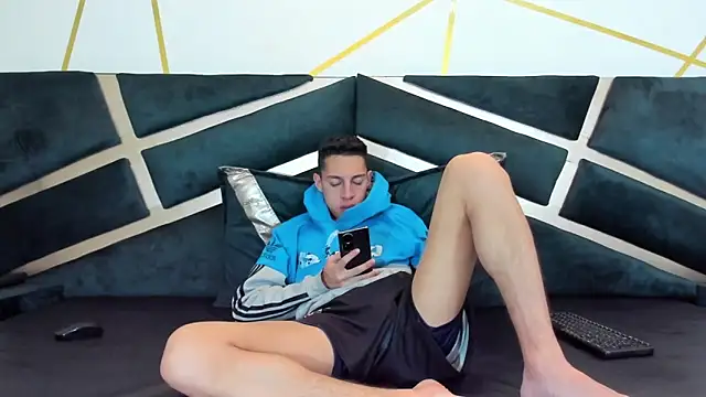 thiago19s online show from April 18, 1:15 pm