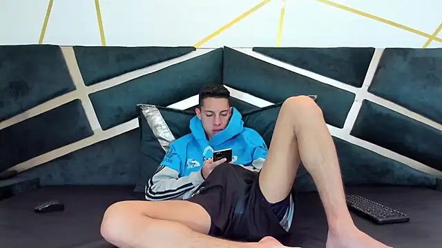 Snapshot of thiago19s chatting on May 15, 12:23 pm thiago19s online show from May 15, 12:23 pm
