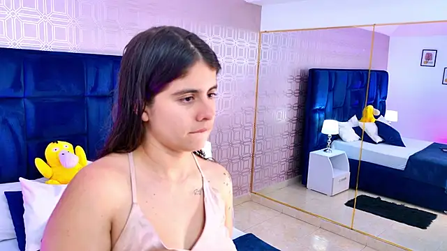 Snapshot of LexaDeRusso chatting on February 8, 7:39 pm LexaDeRusso online show from February 8, 7:39 pm