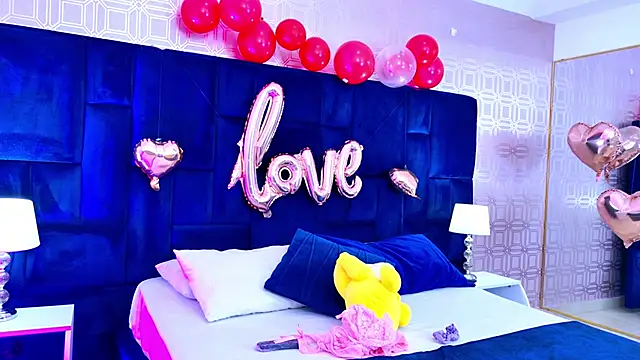 Snapshot of LexaDeRusso chatting on February 10, 7:40 pm LexaDeRusso online show from February 10, 7:40 pm