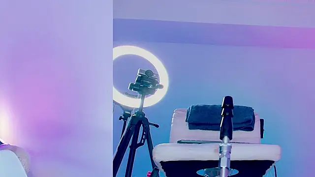 Angelst   online show from April 5, 10:40 pm