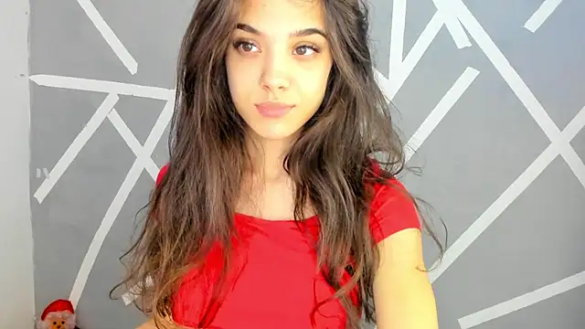 Snapshot of BabyAylin chatting on December 21, 5:47 am BabyAylin online show from December 21, 5:47 am