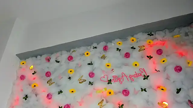 Snapshot of BabyAylin chatting on February 11, 12:05 pm BabyAylin online show from February 11, 12:05 pm