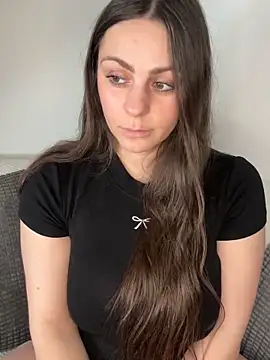 Snapshot of Loella-Rose chatting on February 7, 12:53 pm Loella-Rose online show from February 7, 12:53 pm