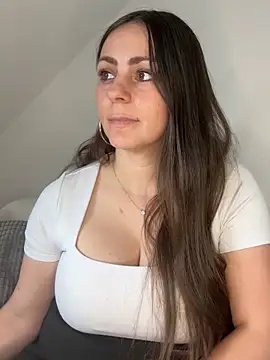Loella-Rose online show from June 9, 7:31 am