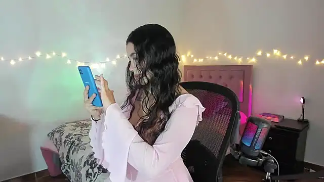 youpinkgirl  online show from December 15, 10:03 pm