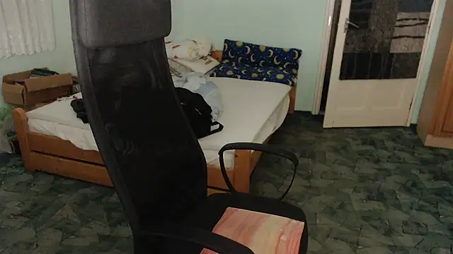 Snapshot of RealManHaveHairy chatting on January 8, 6:52 pm RealManHaveHairy online show from January 8, 6:52 pm