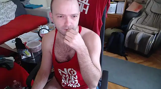 Snapshot of RealManHaveHairy chatting on February 5, 2:05 pm RealManHaveHairy online show from February 5, 2:05 pm