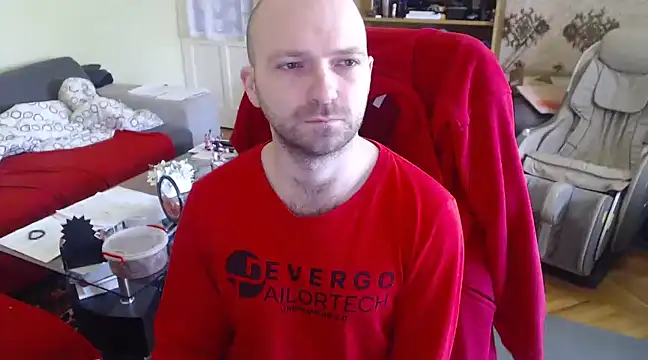 Snapshot of RealManHaveHairy chatting on February 10, 1:11 pm RealManHaveHairy online show from February 10, 1:11 pm