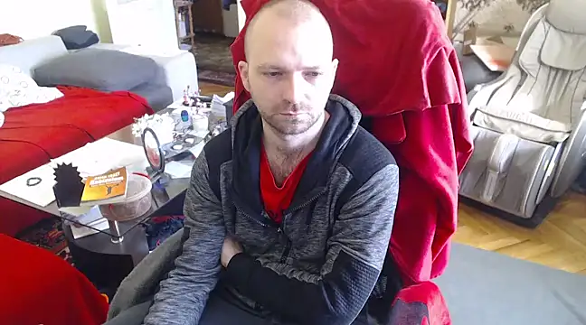 Snapshot of RealManHaveHairy chatting on February 11, 11:32 am RealManHaveHairy online show from February 11, 11:32 am