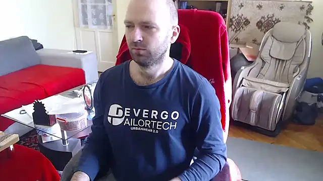 Snapshot of RealManHaveHairy chatting on February 15, 8:54 am RealManHaveHairy online show from February 15, 8:54 am