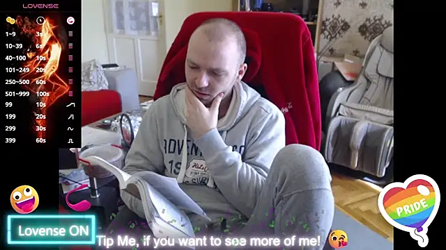 Snapshot of RealManHaveHairy chatting on February 21, 11:11 am RealManHaveHairy online show from February 21, 11:11 am