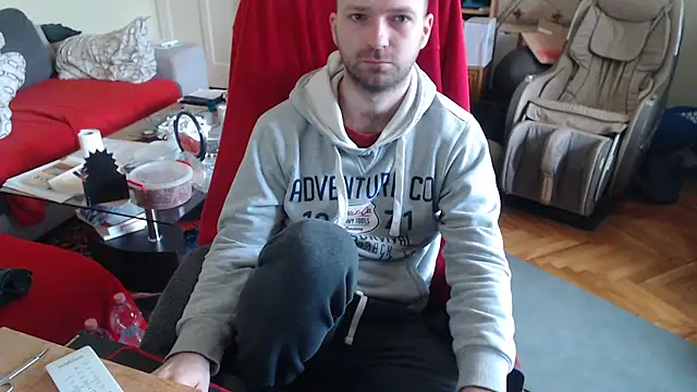 Snapshot of RealManHaveHairy chatting on February 24, 11:10 am RealManHaveHairy online show from February 24, 11:10 am