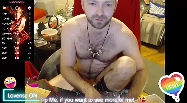 Snapshot of RealManHaveHairy chatting on March 18, 6:48 pm RealManHaveHairy online show from March 18, 6:48 pm