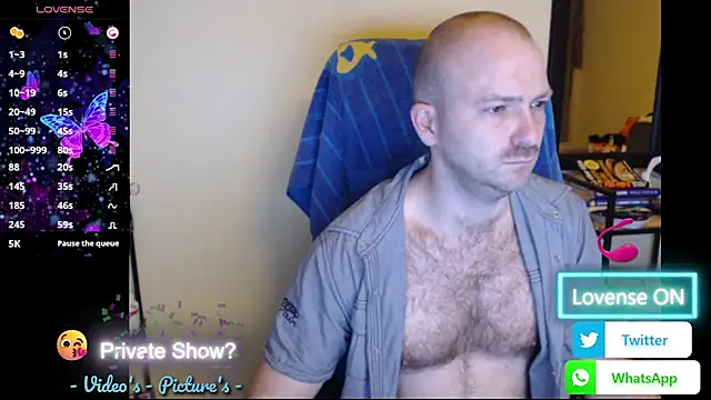 Snapshot of RealManHaveHairy chatting on April 17, 6:00 pm RealManHaveHairy online show from April 17, 6:00 pm