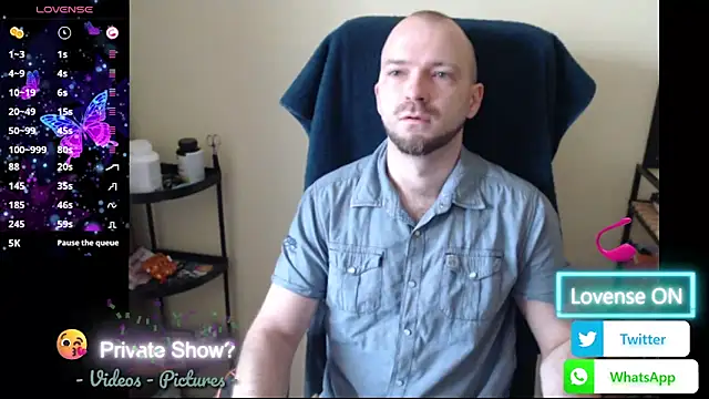 Snapshot of RealManHaveHairy chatting on June 5, 4:19 am RealManHaveHairy online show from June 5, 4:19 am