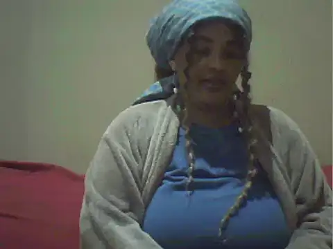 Snapshot of SexxyBoob chatting on May 22, 12:07 am SexxyBoob online show from May 22, 12:07 am