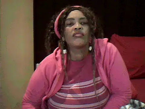 Snapshot of SexxyBoob chatting on June 5, 5:58 am SexxyBoob online show from June 5, 5:58 am