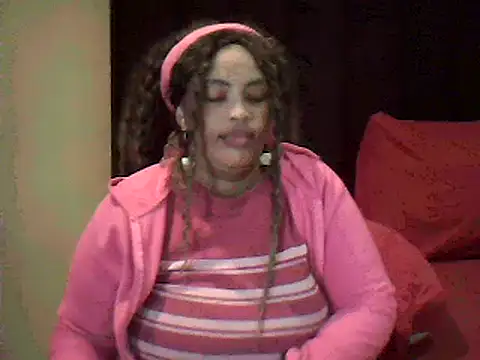 Snapshot of SexxyBoob chatting on June 5, 6:52 am SexxyBoob online show from June 5, 6:52 am