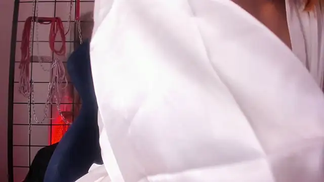 charrlotte quinn online show from February 19, 2:55 am