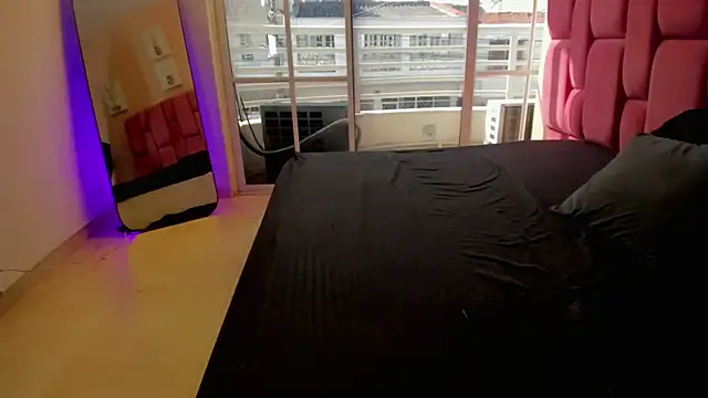 Snapshot of JEANNA_DREAMS chatting on June 24, 1:43 pm JEANNA DREAMS online show from June 24, 1:43 pm