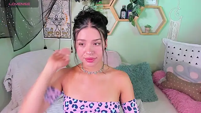 MiaaRose online show from February 7, 5:38 pm