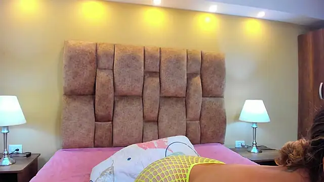 MiiaHot online show from December 1, 8:36 pm