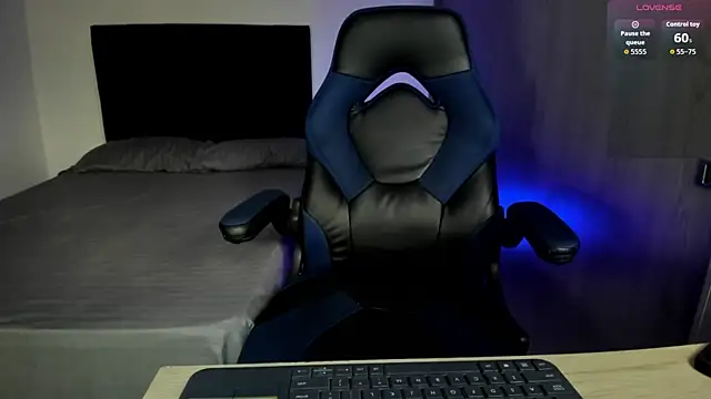 male pussy online show from April 4, 5:32 pm