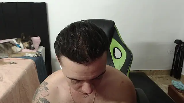 Snapshot of male_pussy chatting on April 30, 2:29 am male pussy online show from April 30, 2:29 am