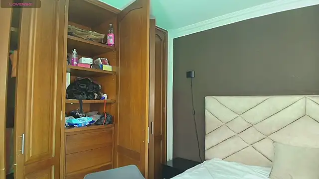 Raquel jones online show from September 11, 12:05 pm