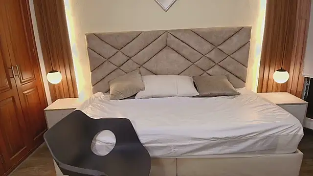 Raquel jones online show from March 7, 7:22 pm