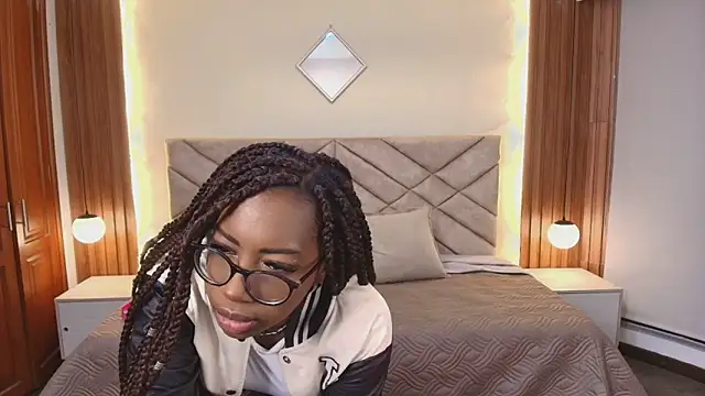 Snapshot of Raquel_jones chatting on April 18, 11:58 am Raquel jones online show from April 18, 11:58 am