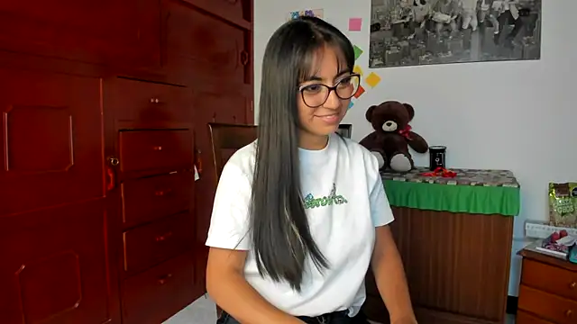 Isabellaa22 1 online show from January 4, 9:09 pm